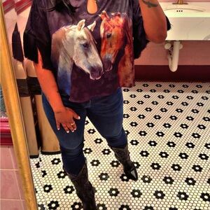 Meet your seller. Hello world!